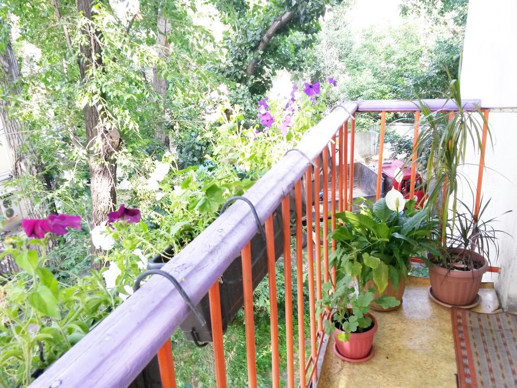 "В Центре Города" Квартира - "Downtown" Apartment Almatı Dış mekan fotoğraf